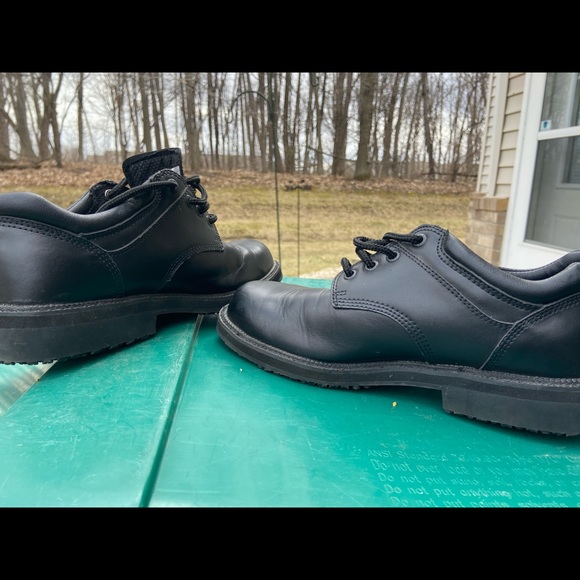 Dickies slip resistant women’s shoe - Picture 7 of 8